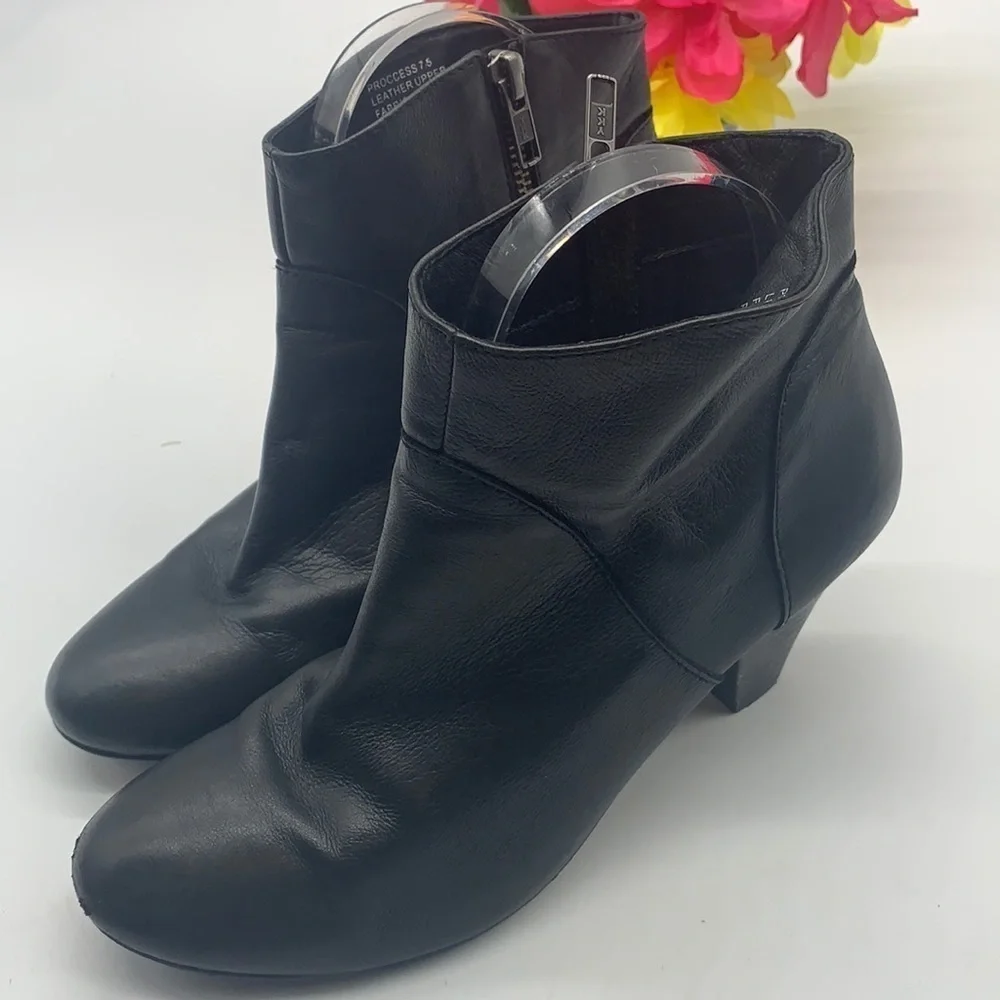 Steve Madden Proccess Black Leather Ankle Boots 7.5. BAB1136F